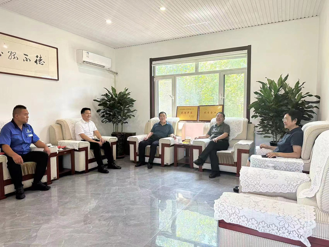 龍安泰環保 |《大綢商》作者張葆海先生蒞臨龍安泰調研采訪